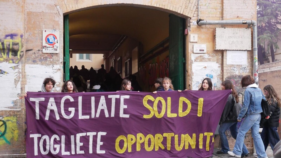 Studenti Del Liceo Cavour In P
