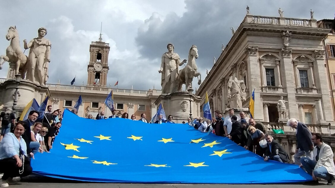 Tre Manifestazioni In Contempo