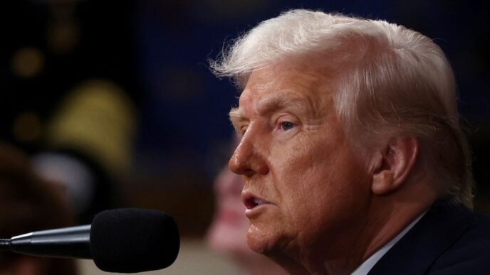 Trump Riallinea Il Suo Approcc