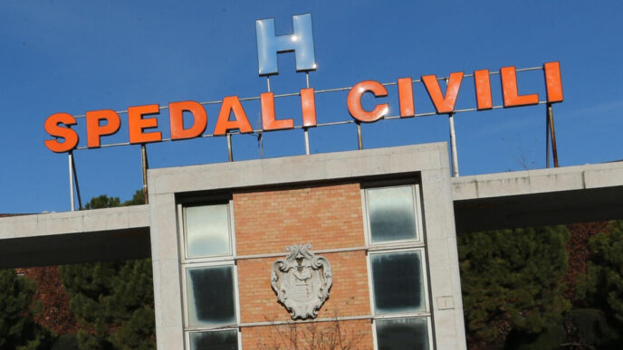 Vestone3A Inseguito Da Ragazzi2C