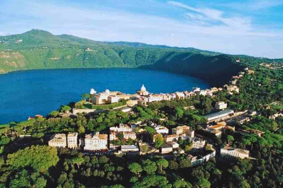 Castel Gandolfo E Le Sue Bellezze