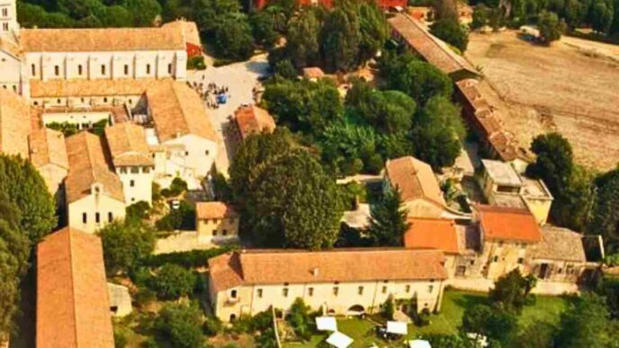Il Borgo Di Fossanova