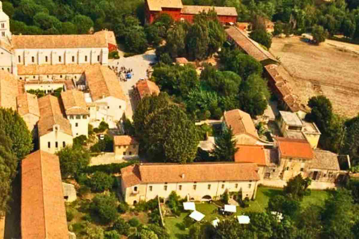 il borgo di fossanova