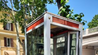 A Jesi Le Cabine Telefoniche D