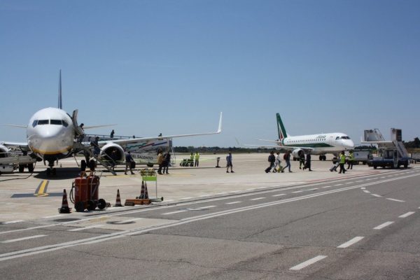 Aeroporti Di Puglia3A Continuan