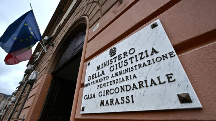 Aggressione A Tre Agenti Di Po