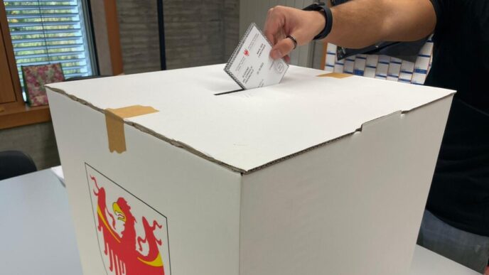 Arno Kompatscher Richiama Al V