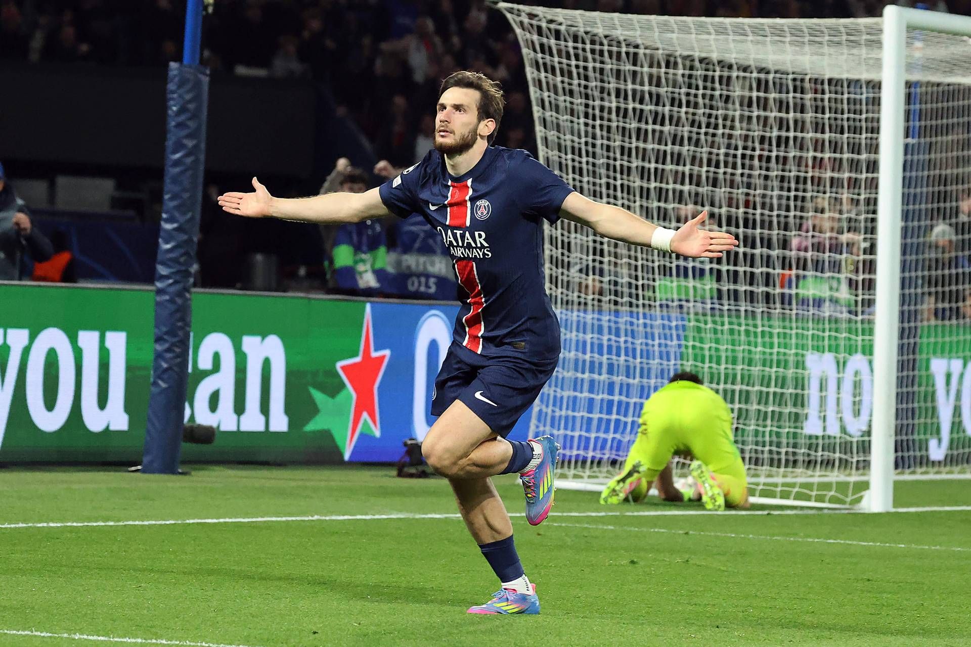 Aston Villa Sfida Il Paris Sai