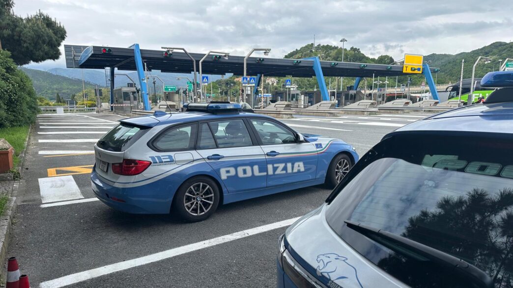 Controlli Serrati Della Polizi