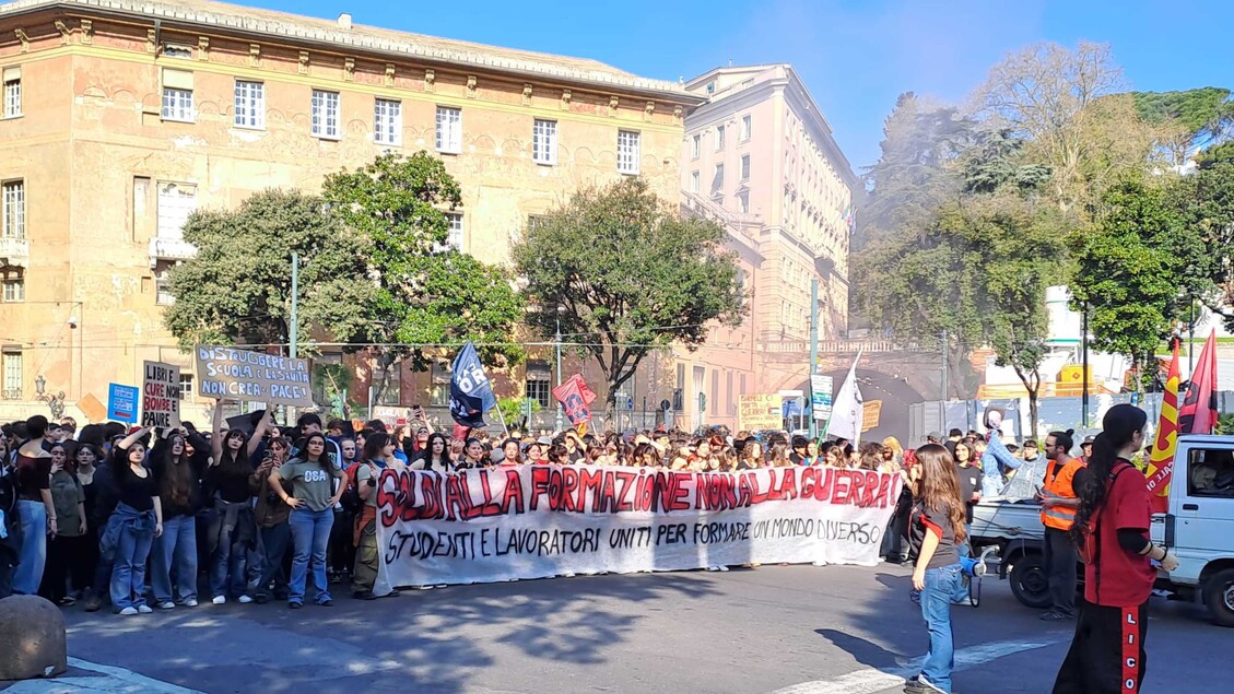 Corteo Degli Studenti A Genova