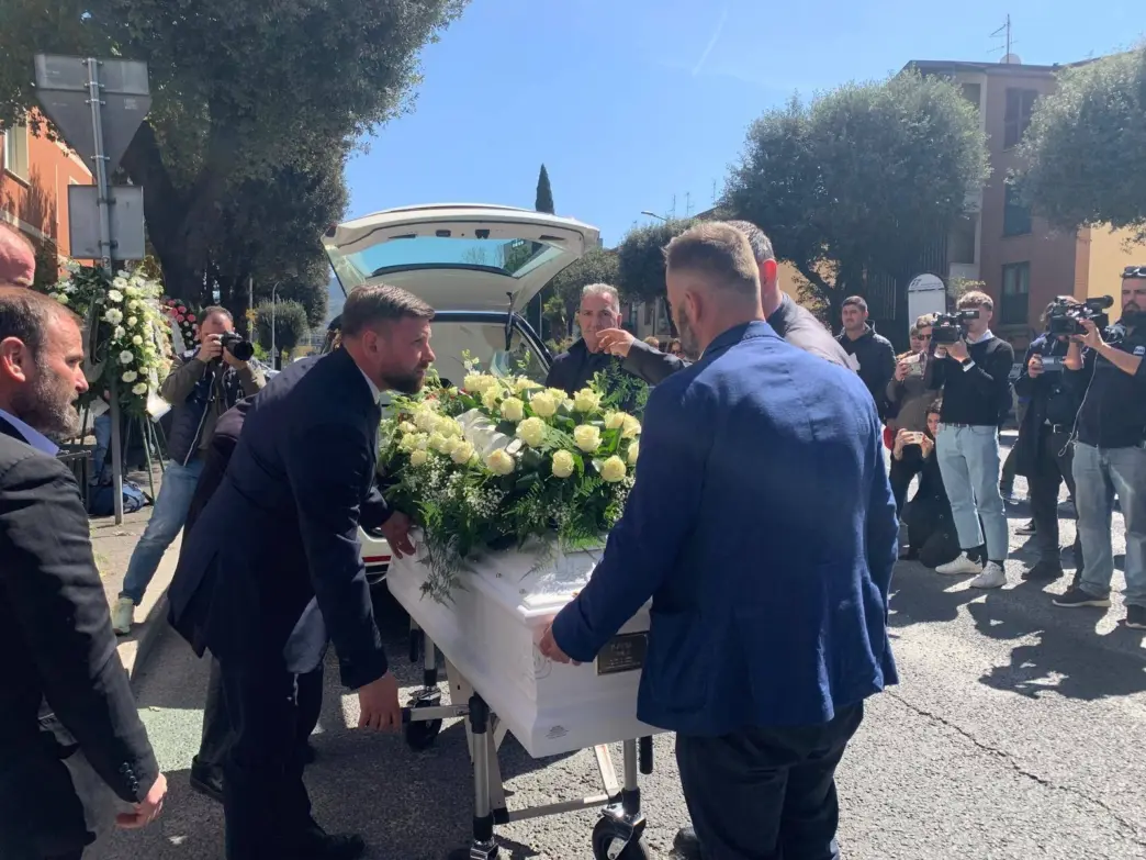 Corteo Funebre A Terni Per Ila