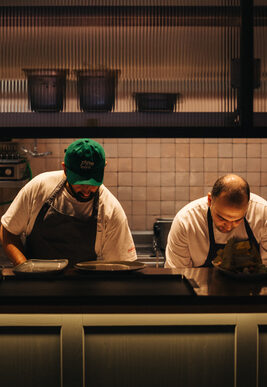 Elio2C Il Ristorante Del The Ho