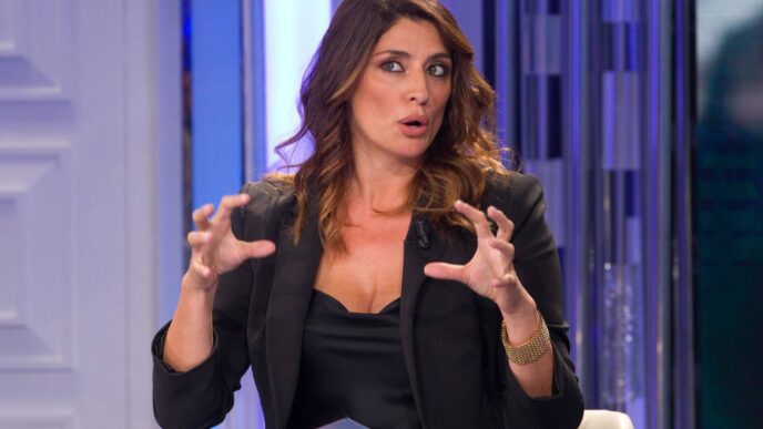 Elisa Isoardi Derubata Durante