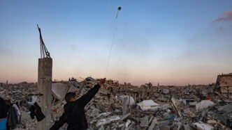 Gaza2C 39 Palestinesi Uccisi E