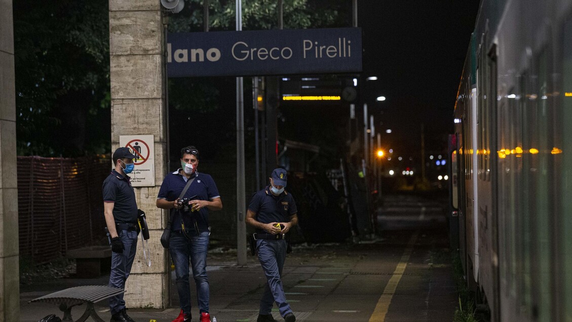 Giovane Filippina Di 17 Anni I