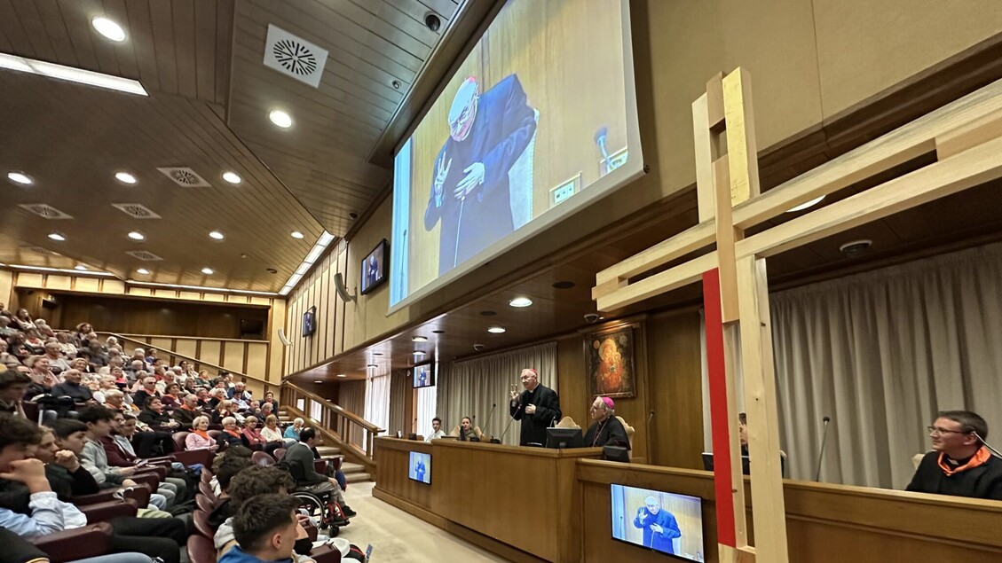 Gli Studenti Di Tesero Donano