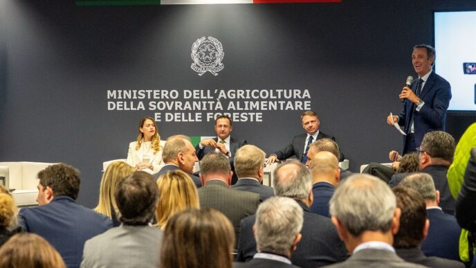 Il Ministro Lollobrigida Al Vi 1