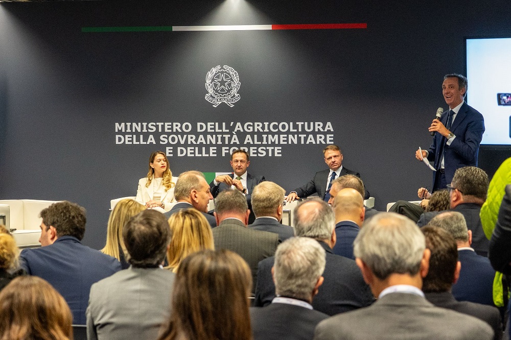Il Ministro Lollobrigida Al Vi 1