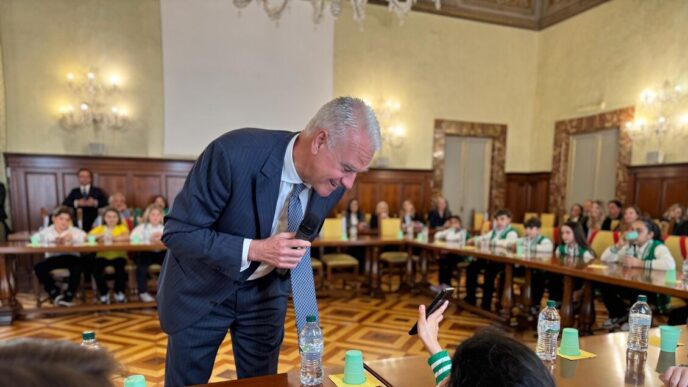Il Consiglio Delle Bambine E D