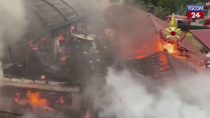 Incendio A Dormeletto2C Vigili