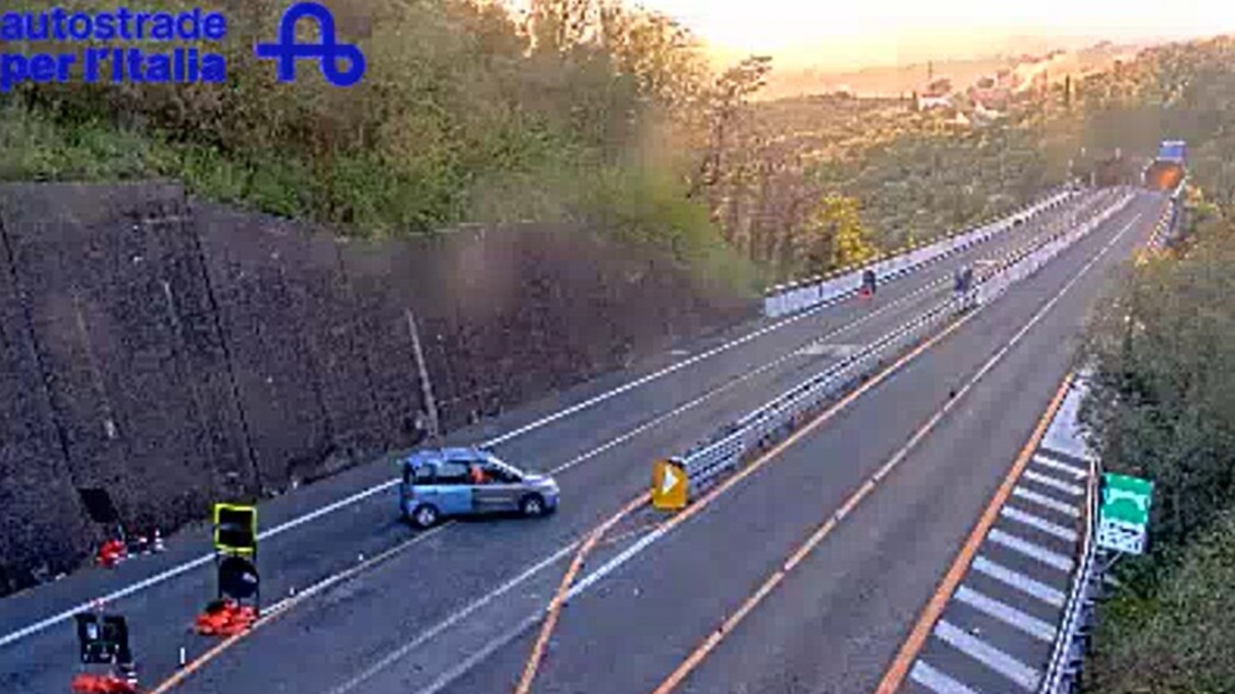 Incendio Di Un Tir Provoca Int