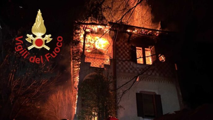 Incendio Distrugge La Storica