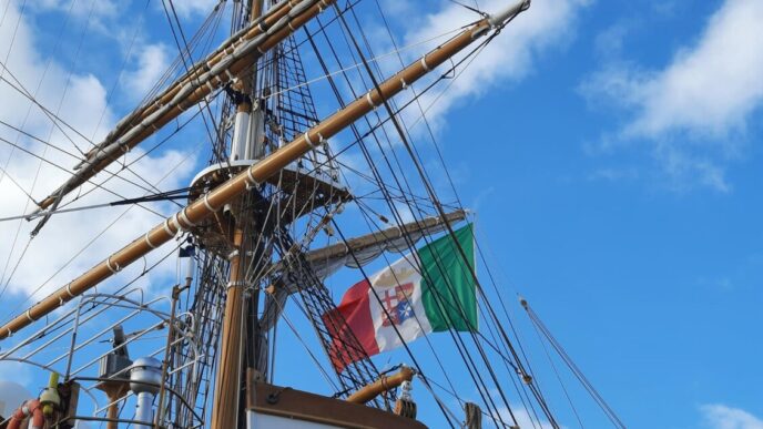 La Nave Scuola Amerigo Vespucc