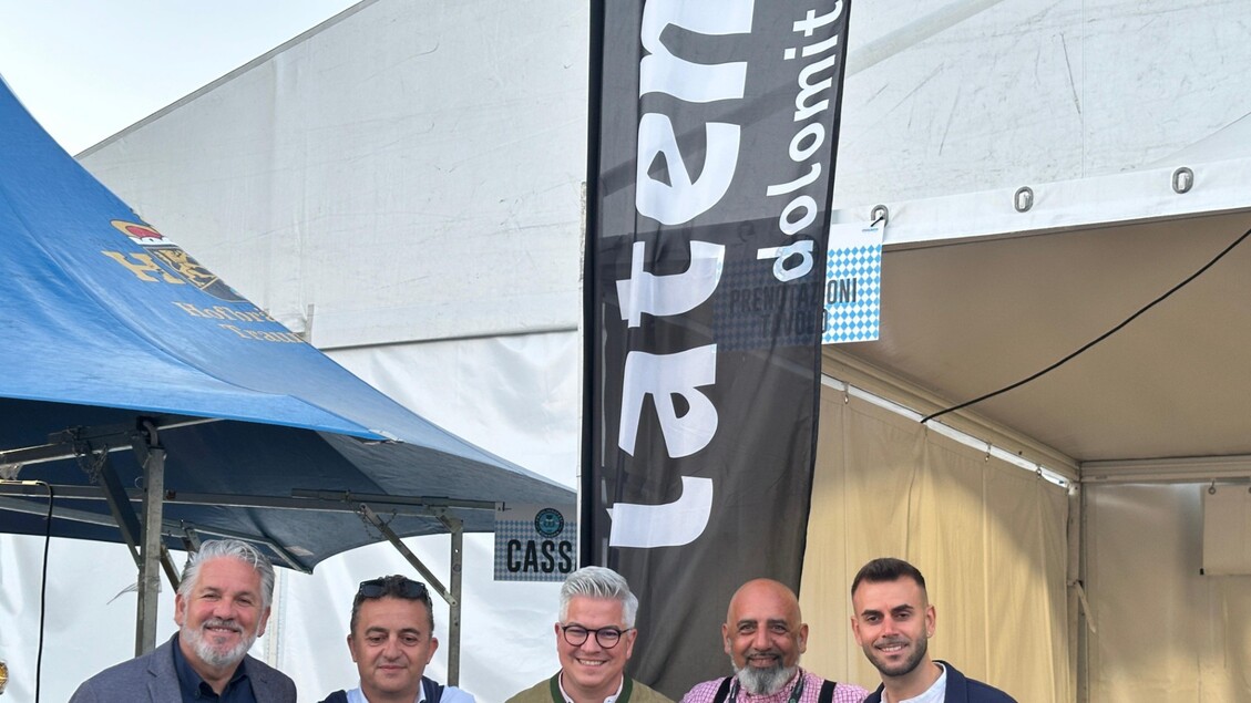 Latemar Dolomites Presenta Le