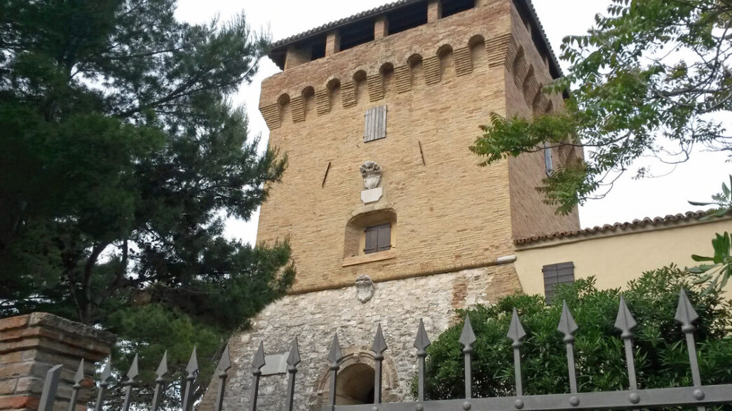 Le Cabine Della Torre Di Porto