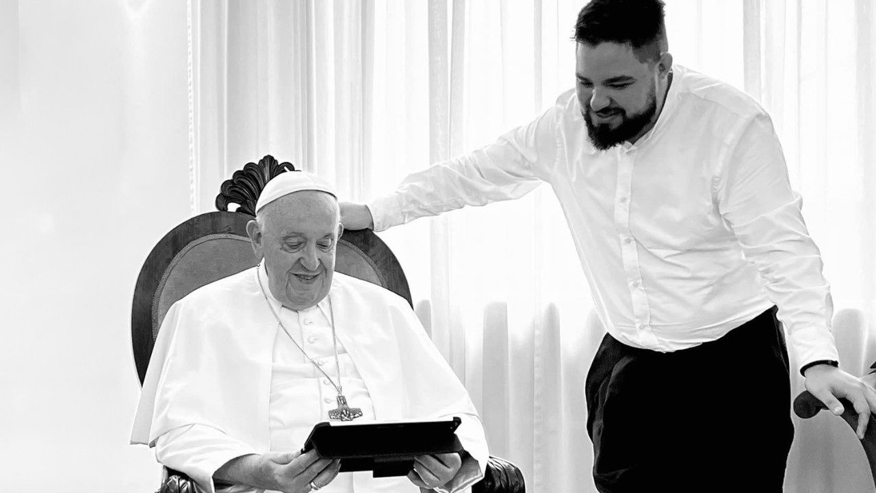 Legame Tra Papa Francesco E De