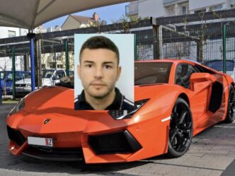 Luca Esposito2C Ex Genero Del B