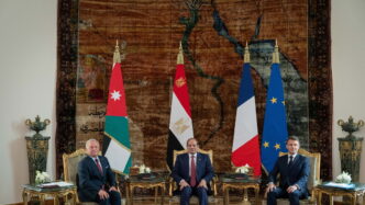Macron E Trump Al Telefono Per