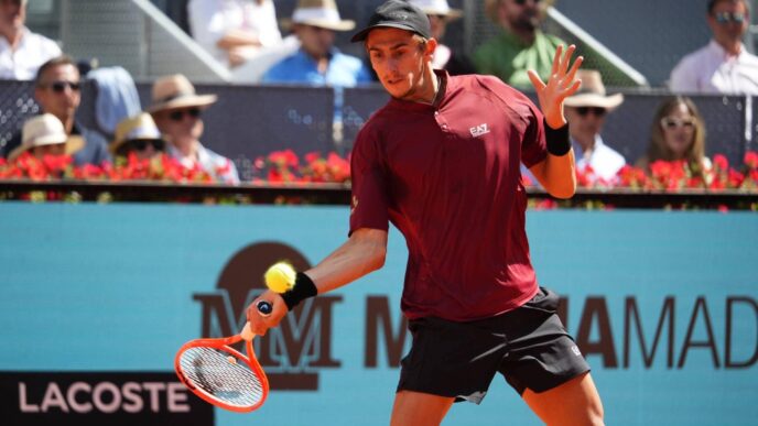 Matteo Arnaldi Elimina Novak D