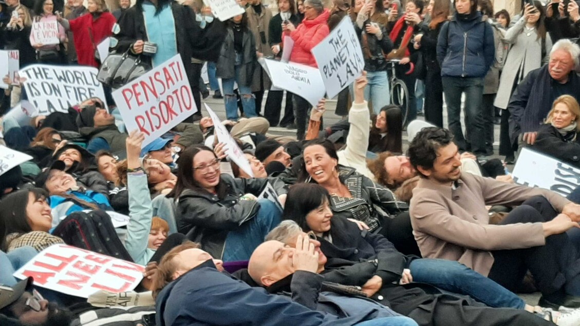 Milano Celebra La Morte Con Un