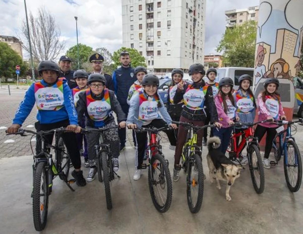 Bandiere Sicurezza Per Bici Bambini - Set 3 Pezzi Con Gagliardetti Pirata, Dino E Vigili Del Fuoco - Foto 5