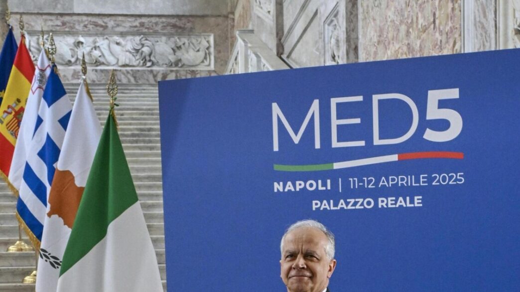 Necessitc3A0 Di Rafforzare Fronte
