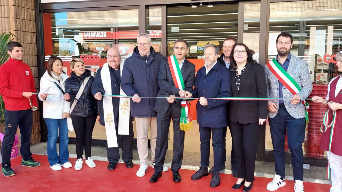 Nuova Apertura Per Coop A Rivi