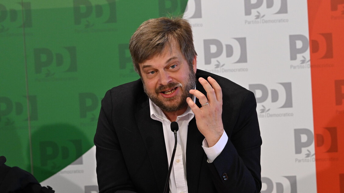 Omertc3A0 Politica Attorno Al Pre