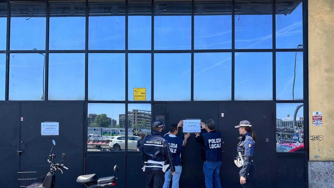 Polizia Locale Di Milano Sospe