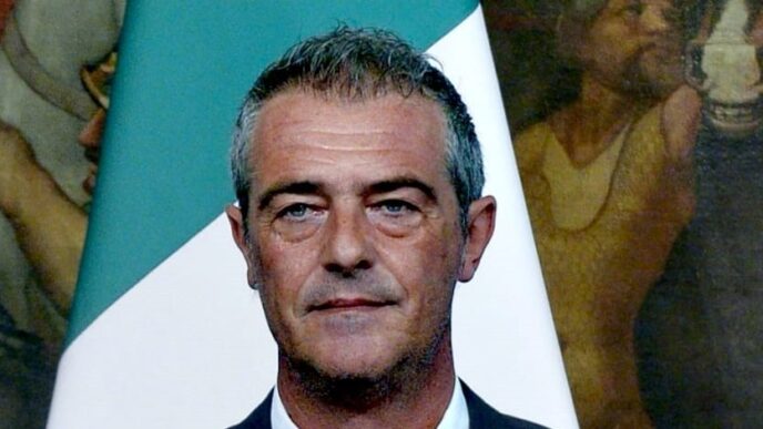 Protesta A Le28099Aquila Contro Gli