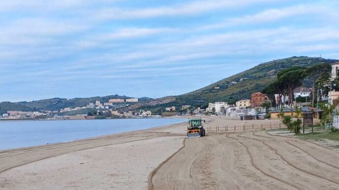 Pulizia Delle Spiagge Libere A