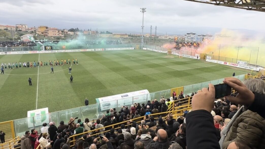 Rissa Tra Tifosi A Lamezia Ter