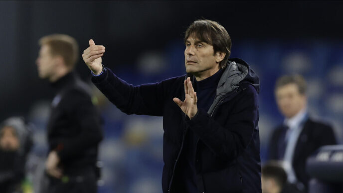 Roma Vince A San Siro E Il Nap