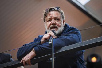 Russell Crowe Festeggia Il Com
