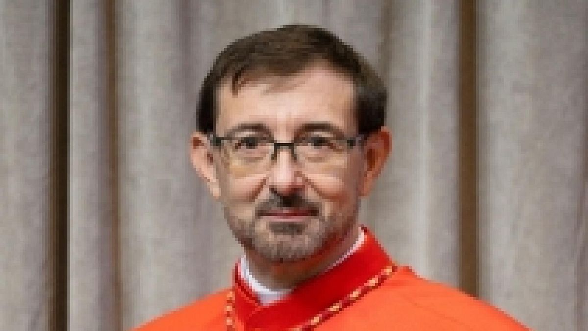 Sacerdote Con Oltre Vente28099Anni