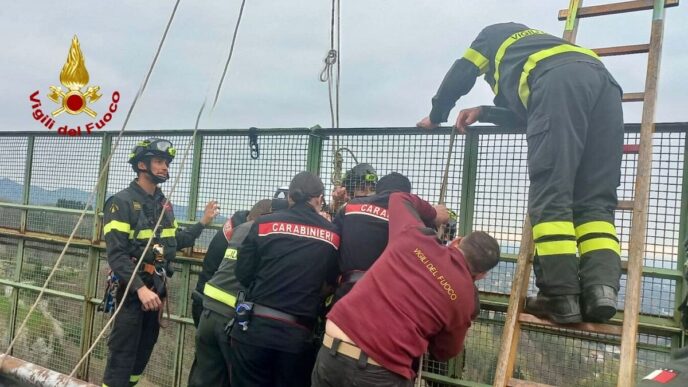 Salvataggio Drammatico Al Pont