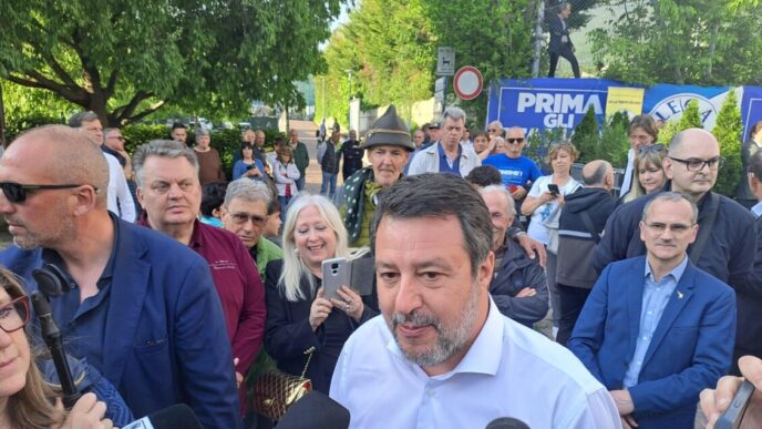 Salvini A Riva Del Guarda Riba