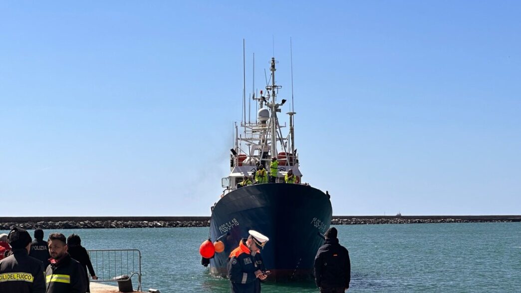 Sbarco Di Migranti A Salerno3A
