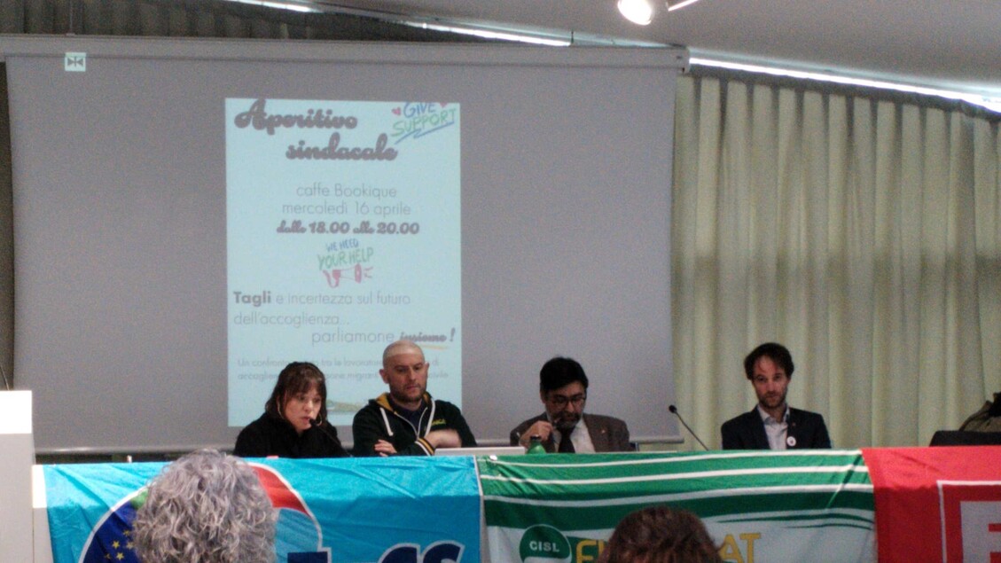 Sindacati In Agitazione3A Lavor