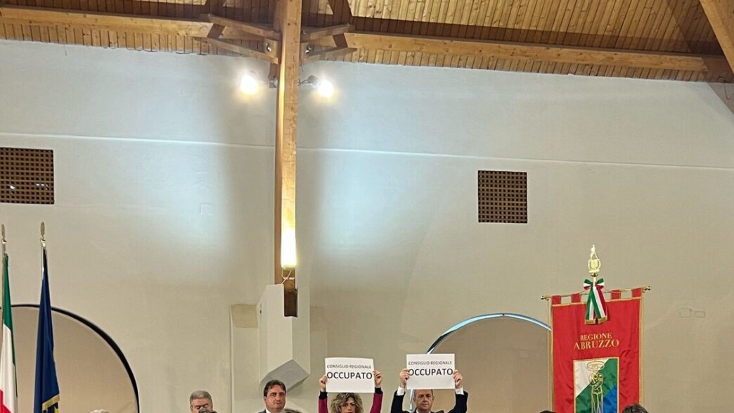 Sit In Dei Consiglieri Regiona